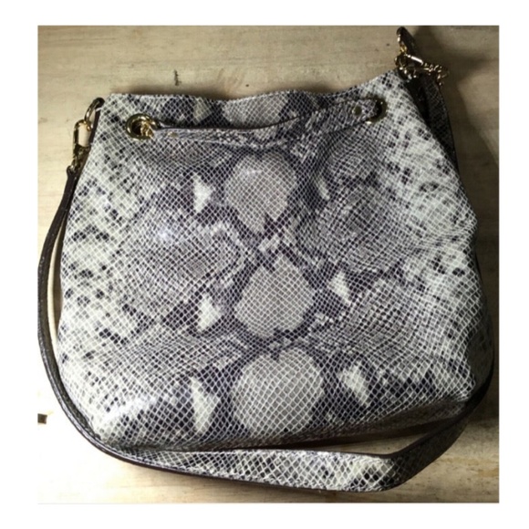 Michael Kors Womens Snakeskin Python Leather Bucket Shoulder Bag Purse Medium - Picture 6 of 8